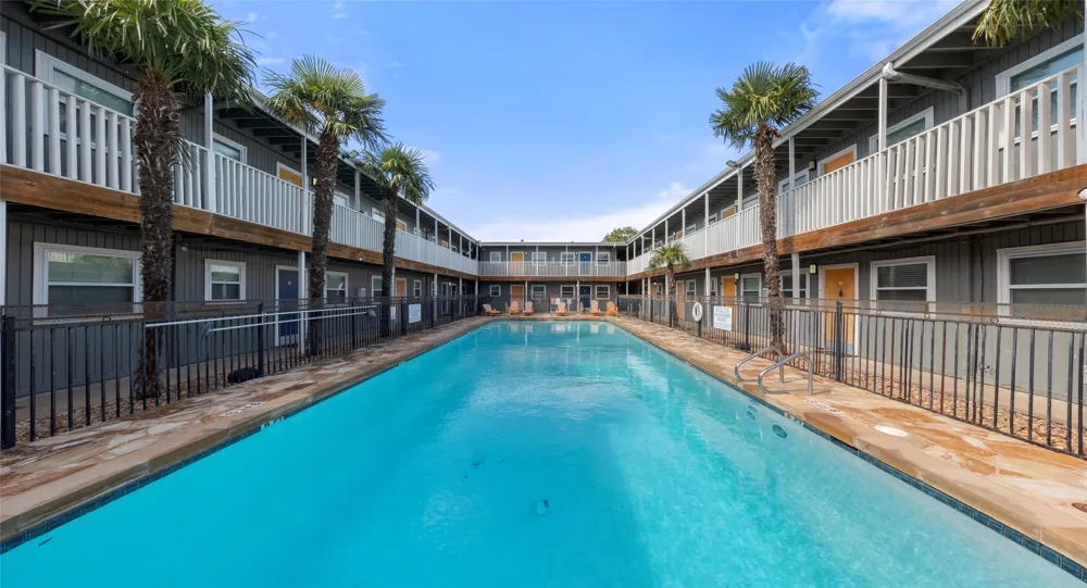 2401 Manor Road #123 Austin, TX 78722