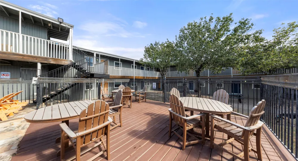 2401 Manor Road #123 Austin, TX 78722