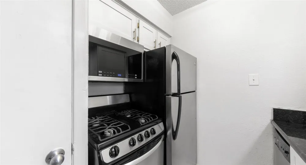 2401 Manor Road #123 Austin, TX 78722