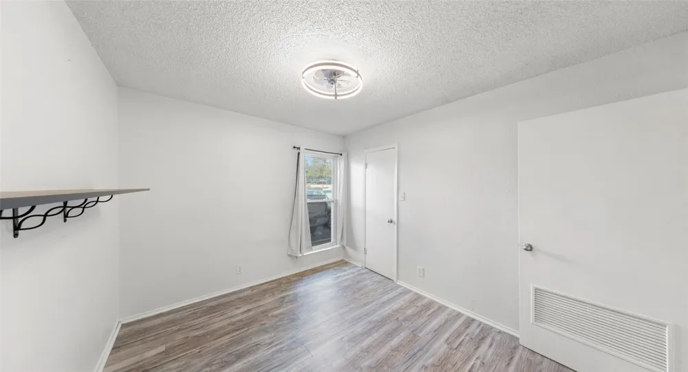 2401 Manor Road #123 Austin, TX 78722