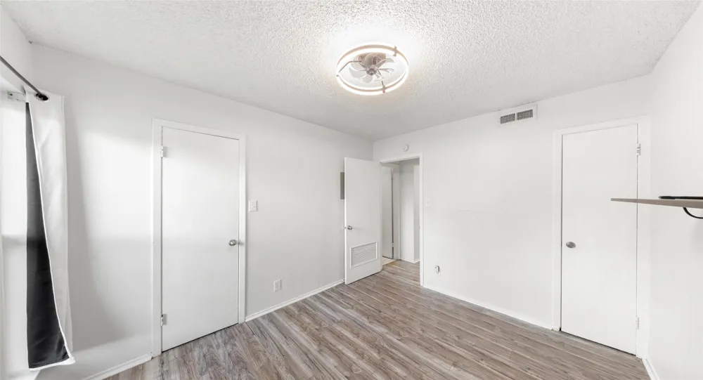 2401 Manor Road #123 Austin, TX 78722