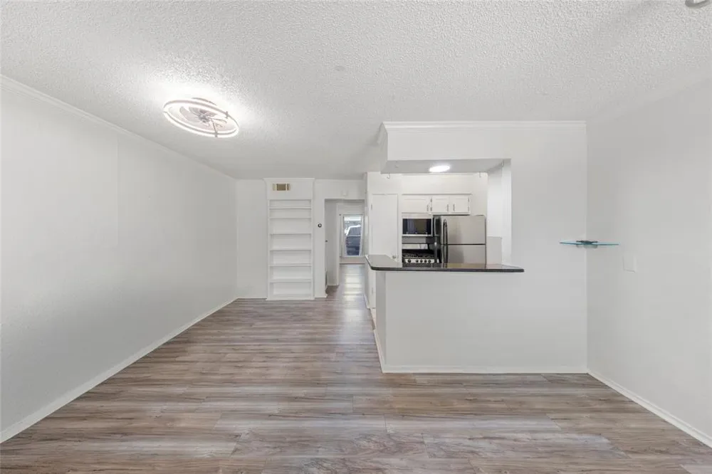 2401 Manor Road #123 Austin, TX 78722