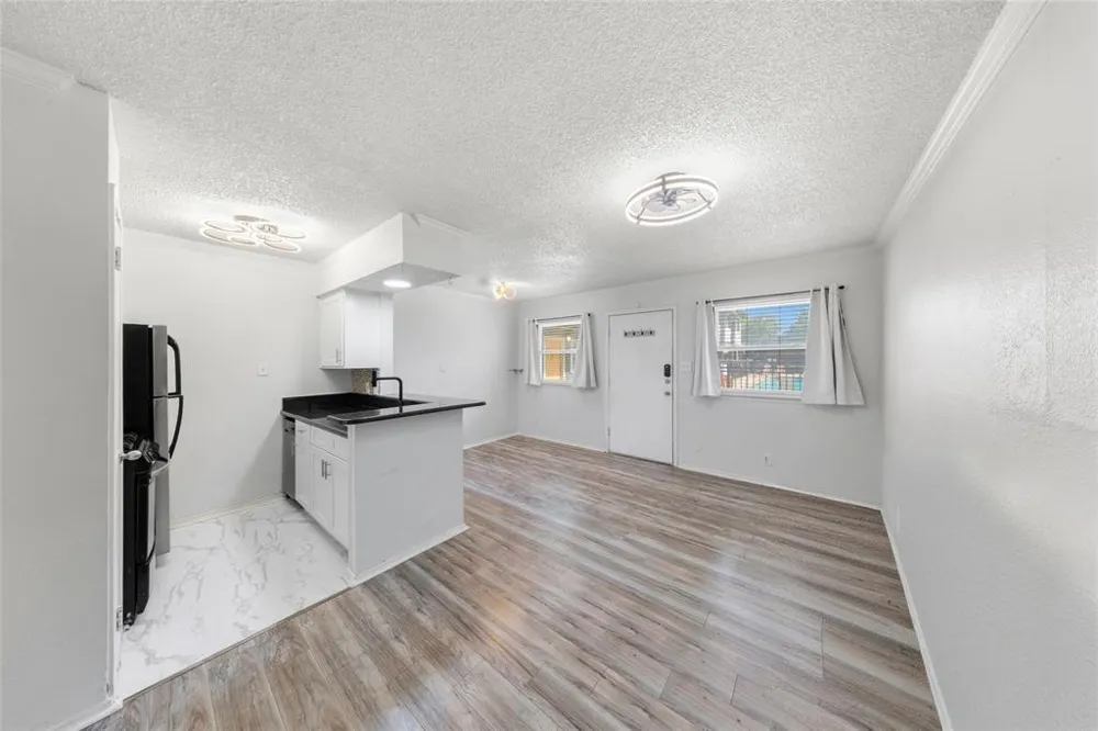 2401 Manor Road #123 Austin, TX 78722