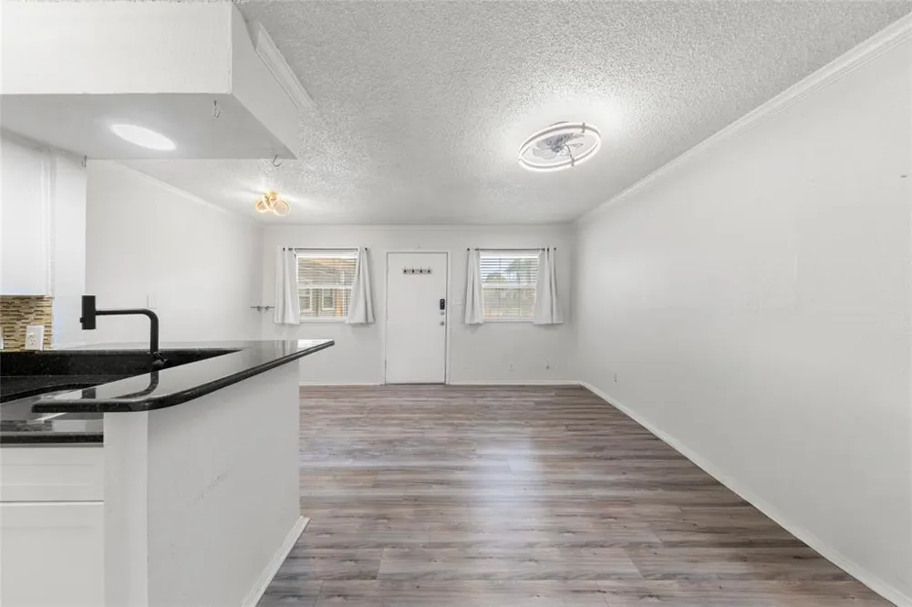 2401 Manor Road #123 Austin, TX 78722