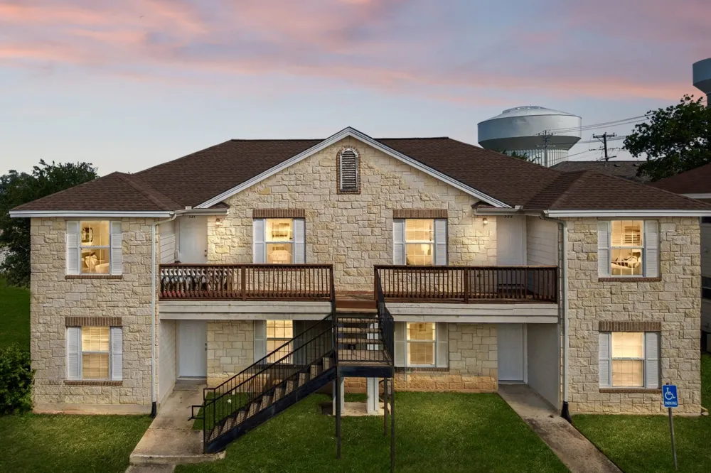 3301 El Salido Parkway #822 Cedar Park, TX 78613