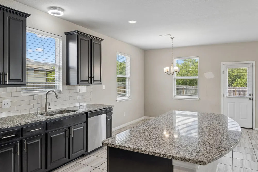 260 Silver Springs Bend Kyle, TX 78640
