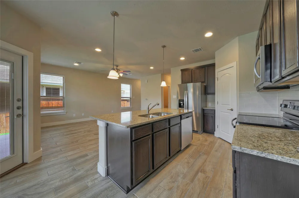 508 High Tech Drive #B Georgetown, TX 78626