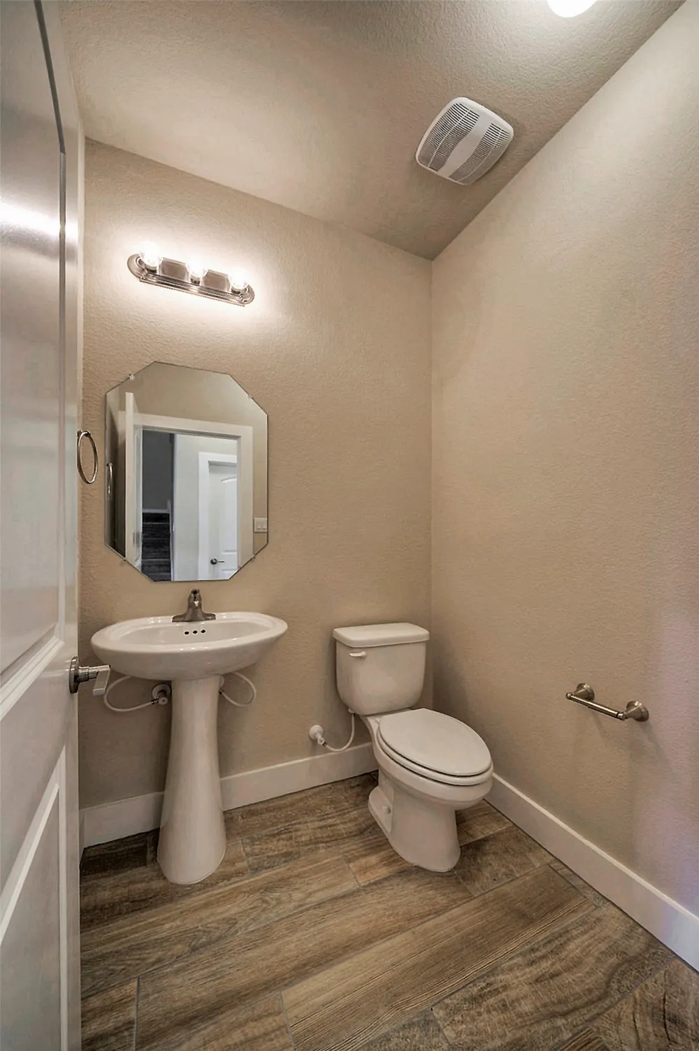 508 High Tech Drive #B Georgetown, TX 78626
