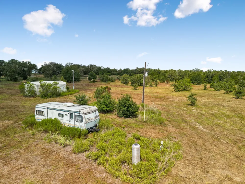 1430 Raymond Lehmann Lane Ledbetter, TX 78946