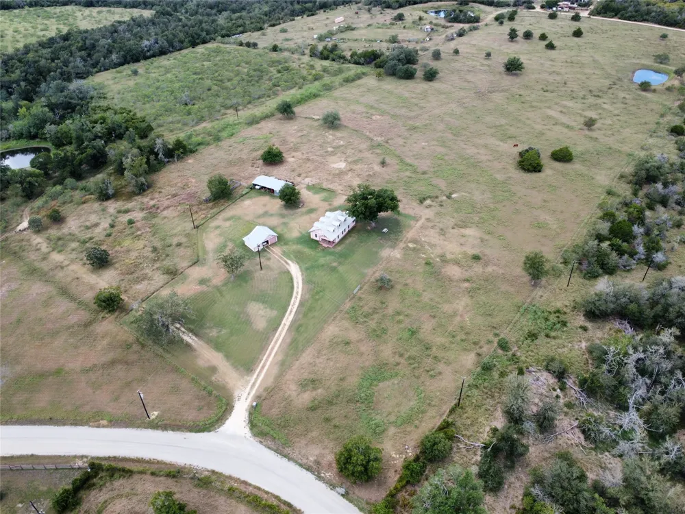 326 Bartsch Lane Red Rock, TX 78662