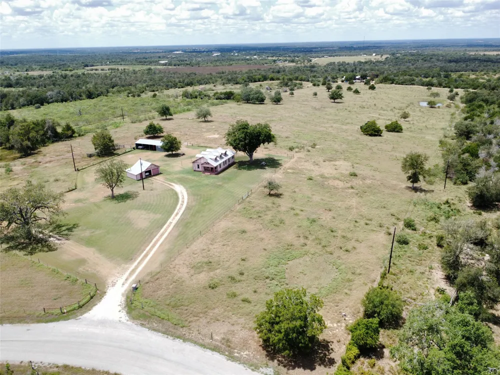 326 Bartsch Lane Red Rock, TX 78662