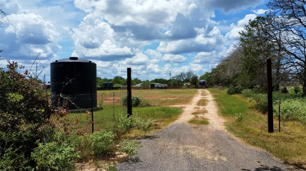 1856 Fm 2104 Highway Paige, TX 78659
