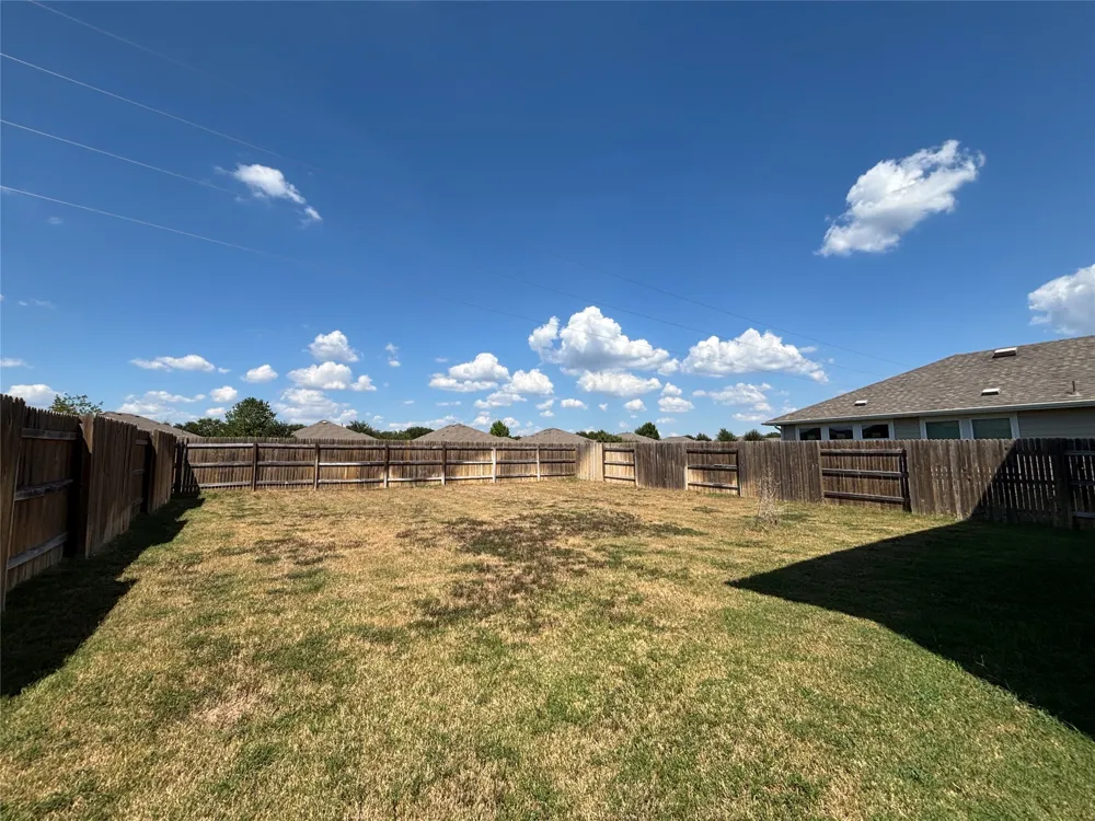 106 Crooked Trail Trail Bastrop, TX 78602