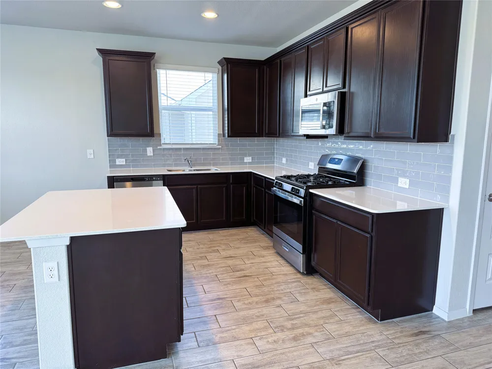 106 Crooked Trail Trail Bastrop, TX 78602