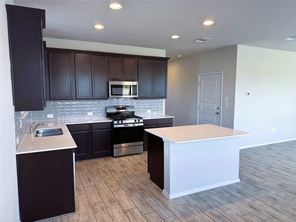 106 Crooked Trail Trail Bastrop, TX 78602