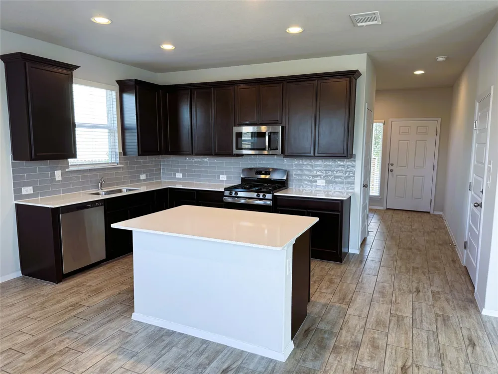 106 Crooked Trail Trail Bastrop, TX 78602