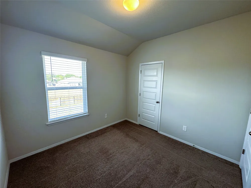 106 Crooked Trail Trail Bastrop, TX 78602