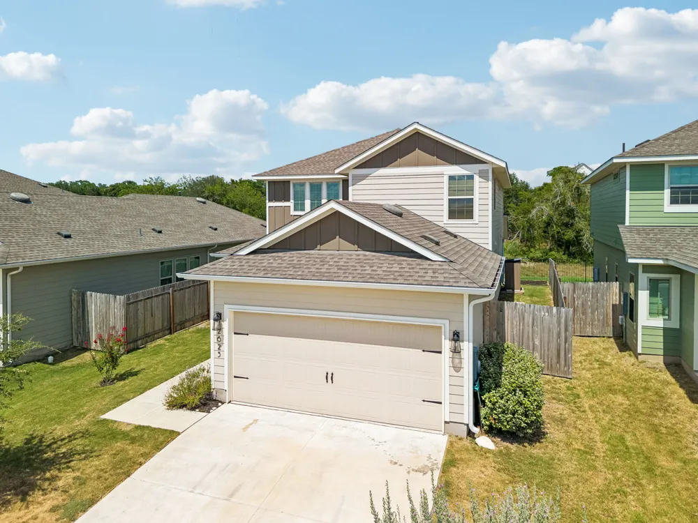 2625 Brand Iron Drive San Marcos, TX 78666