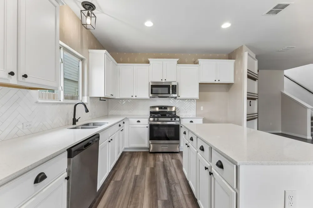 2625 Brand Iron Drive San Marcos, TX 78666