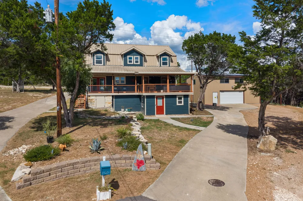 21201 Palomino Cove Lago Vista, TX 78645