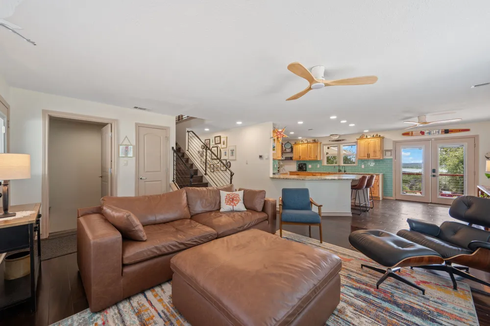 21201 Palomino Cove Lago Vista, TX 78645