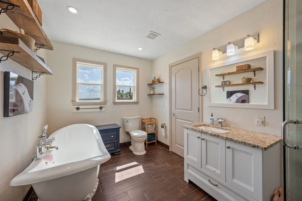 21201 Palomino Cove Lago Vista, TX 78645