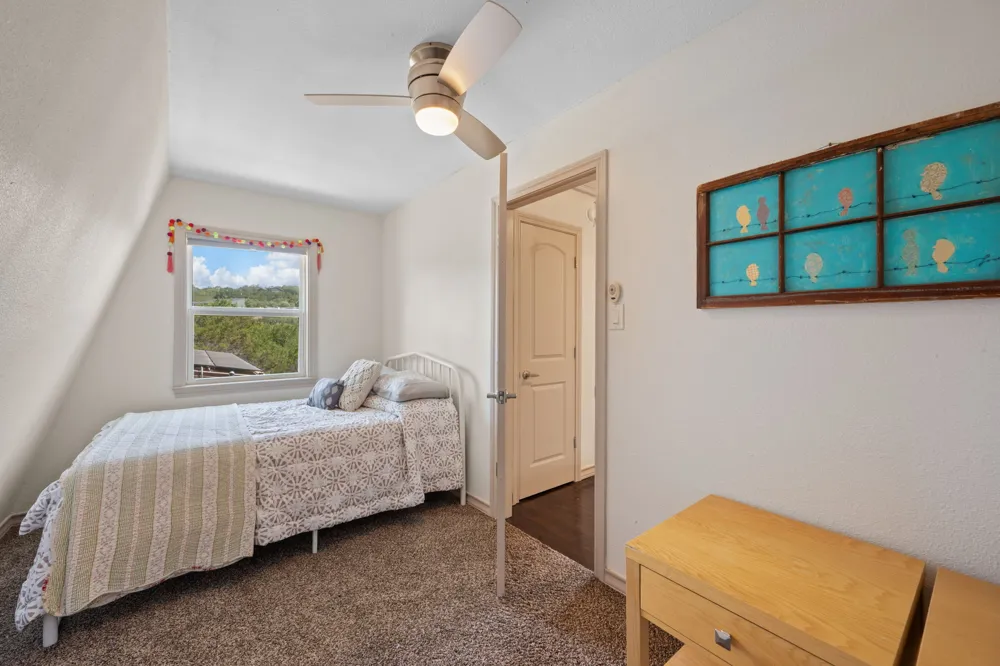 21201 Palomino Cove Lago Vista, TX 78645