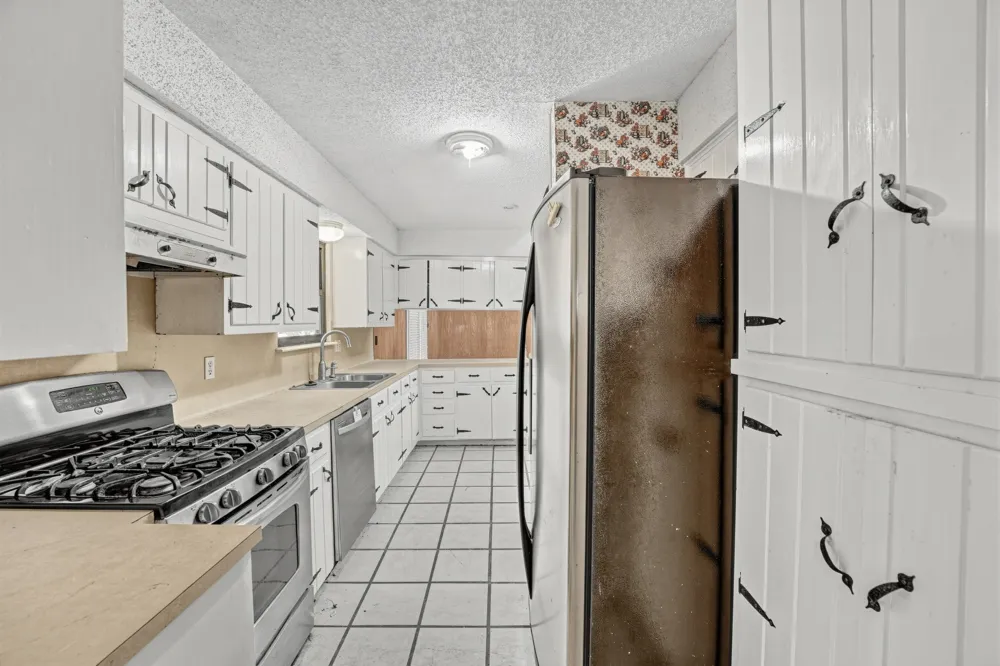 1650 County Road 421 Taylor, TX 76574