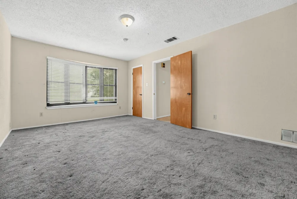 1650 County Road 421 Taylor, TX 76574