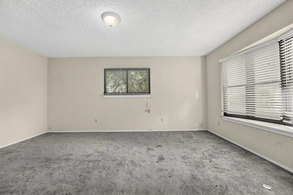1650 County Road 421 Taylor, TX 76574