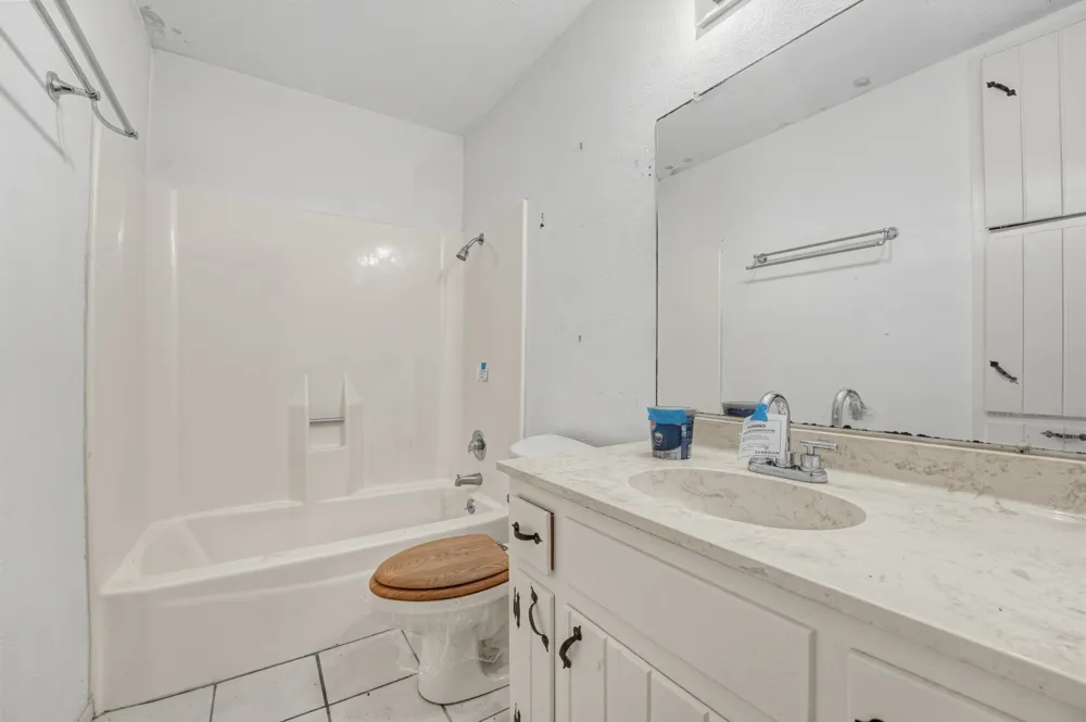 1650 County Road 421 Taylor, TX 76574