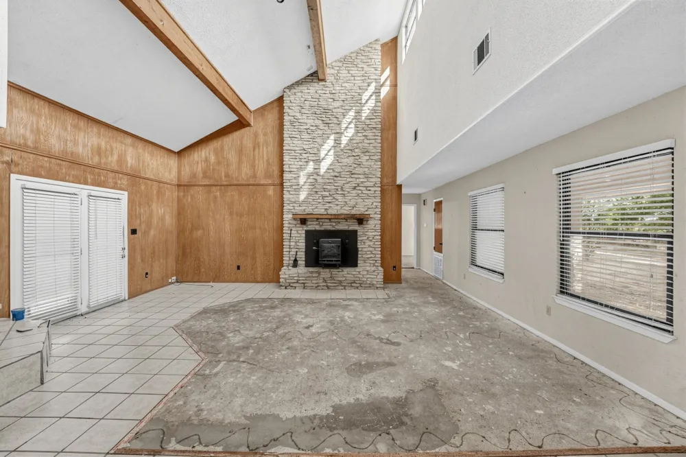 1650 County Road 421 Taylor, TX 76574