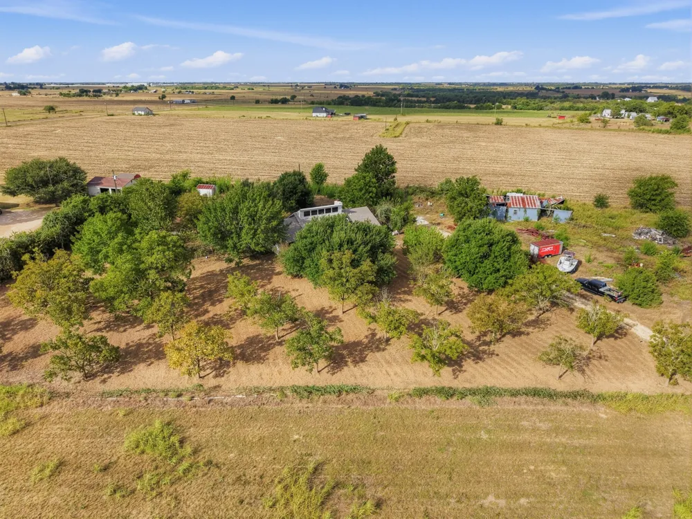 1650 County Road 421 Taylor, TX 76574
