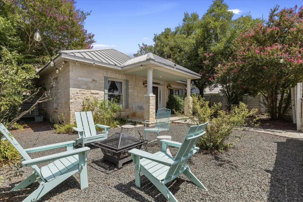 234 Loring Stonewall, TX 78671