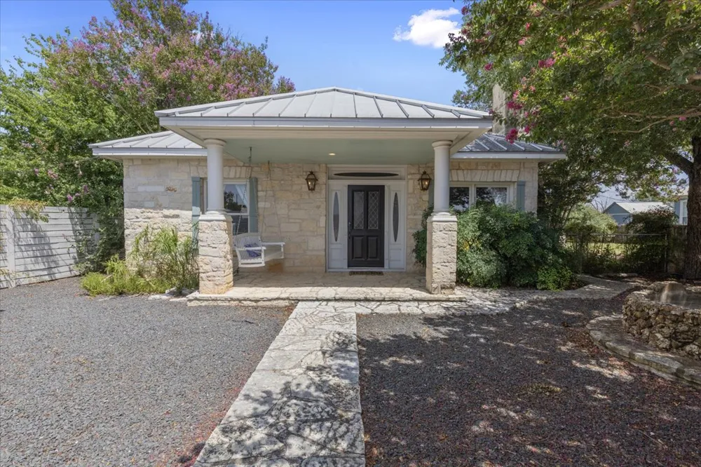 234 Loring Stonewall, TX 78671