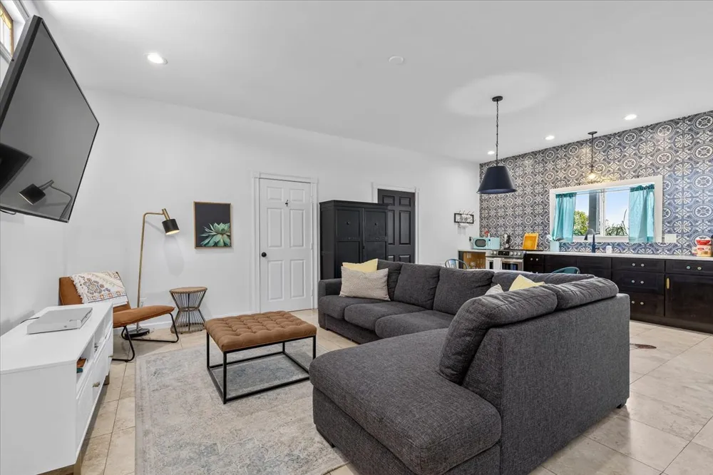 234 Loring Stonewall, TX 78671