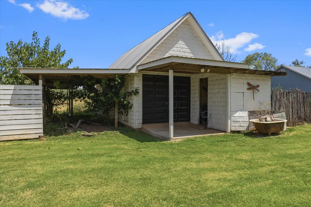 234 Loring Stonewall, TX 78671