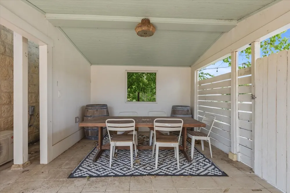 234 Loring Stonewall, TX 78671