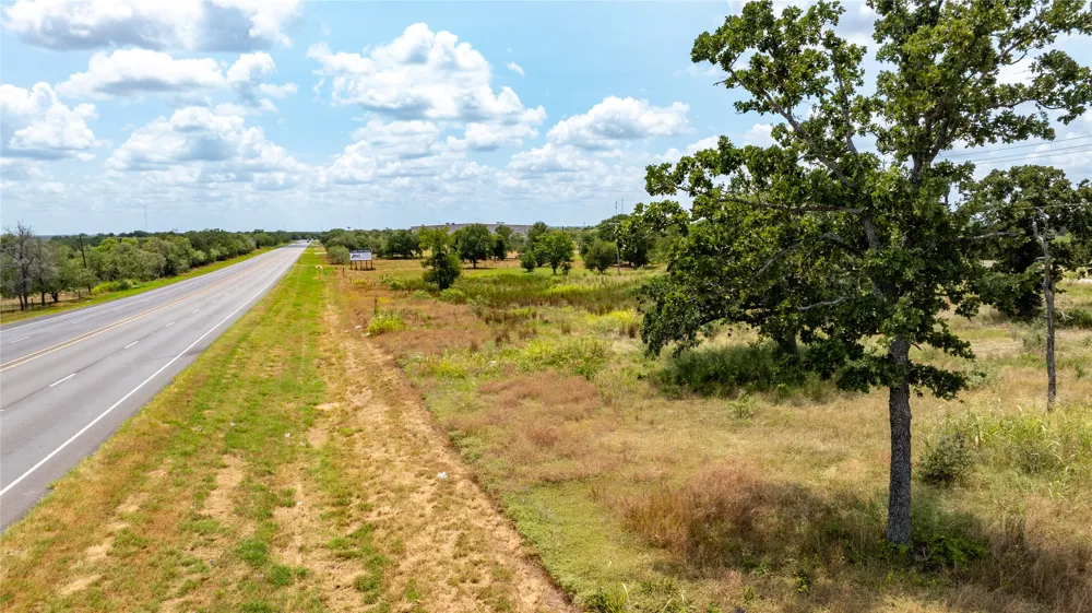 N Magnolia Avenue Luling, TX 78648