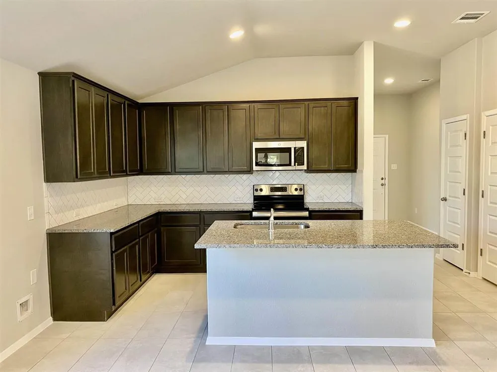 3702 Austin Cove Lago Vista, TX 78645