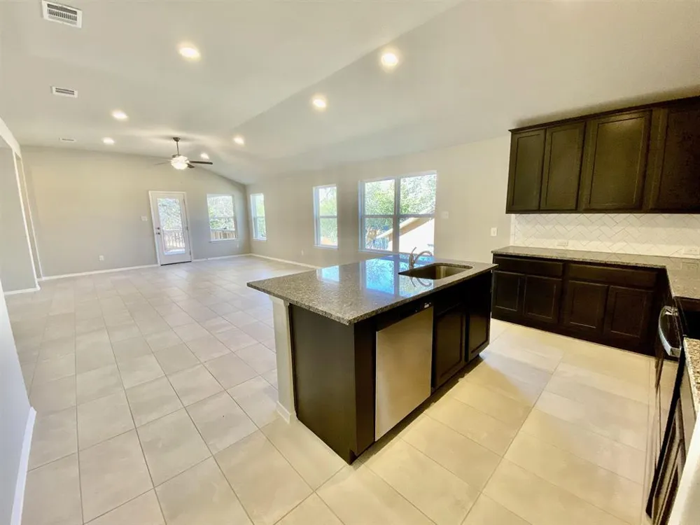 3702 Austin Cove Lago Vista, TX 78645