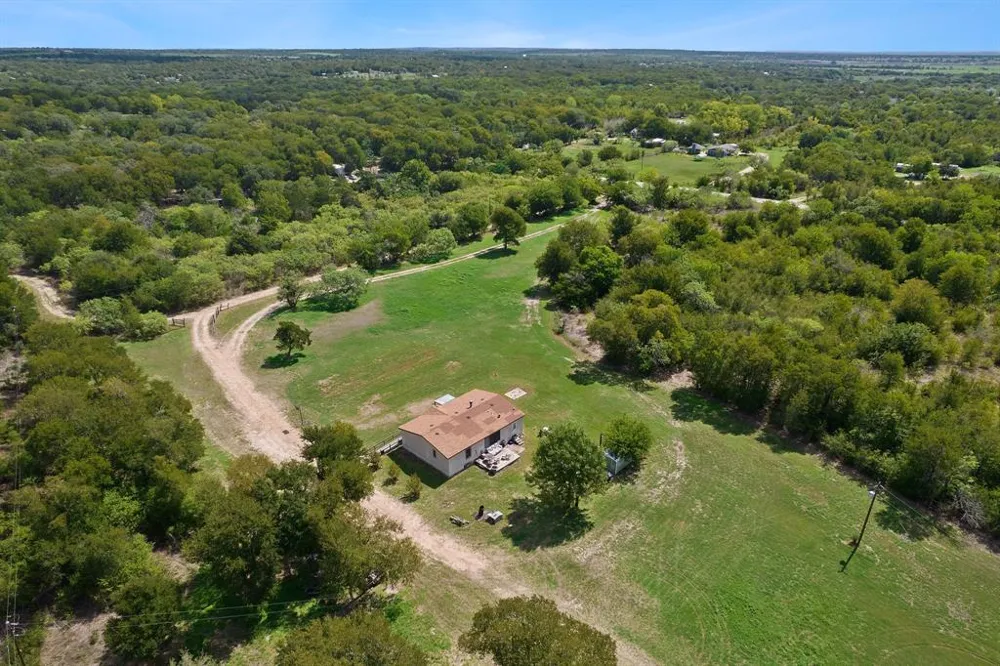 1304 S Webberwood Way Elgin, TX 78621