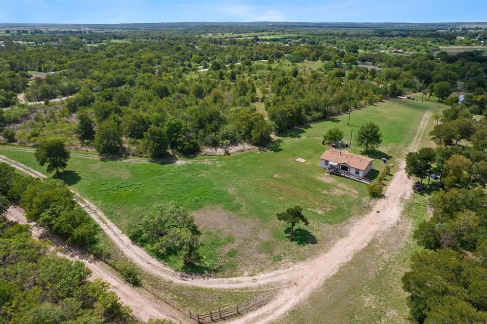 1304 S Webberwood Way Elgin, TX 78621