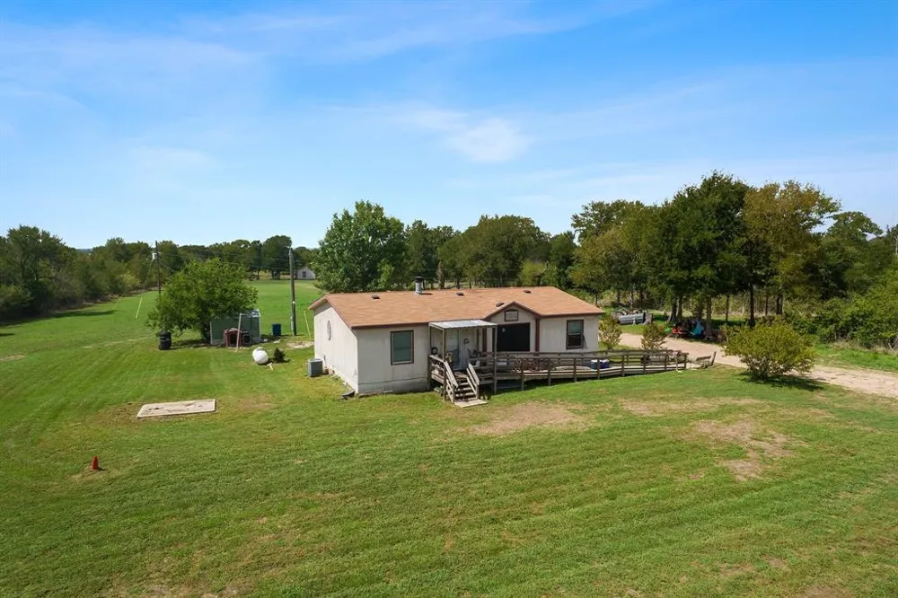 1304 S Webberwood Way Elgin, TX 78621