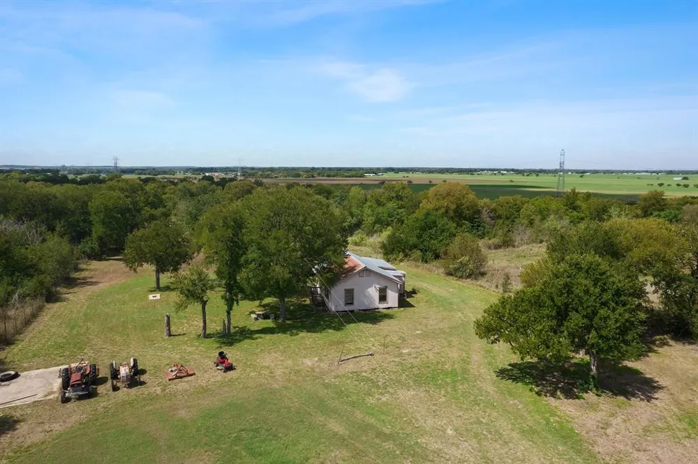 1304 S Webberwood Way Elgin, TX 78621