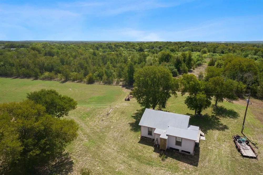 1304 S Webberwood Way Elgin, TX 78621