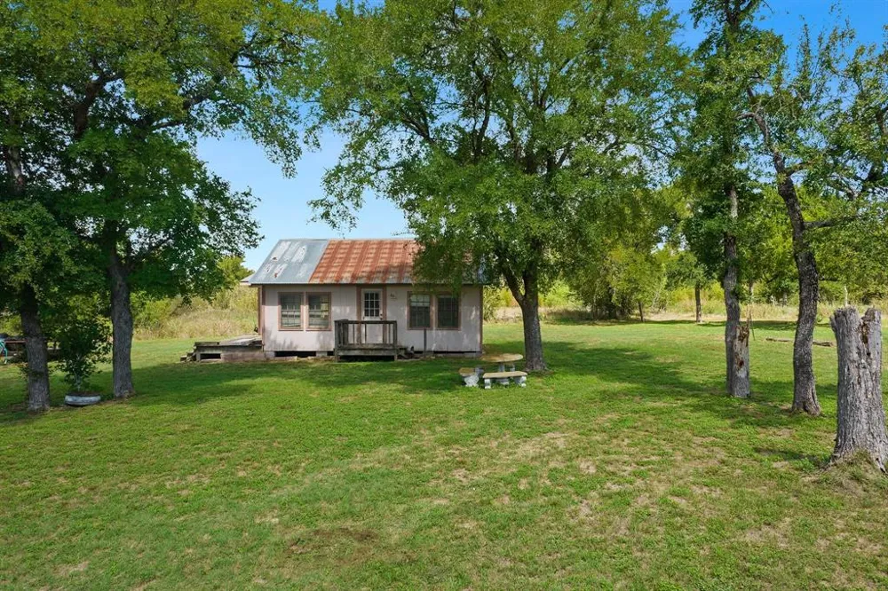 1304 S Webberwood Way Elgin, TX 78621