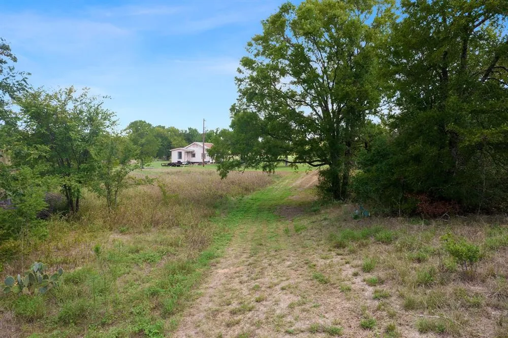 1304 S Webberwood Way Elgin, TX 78621
