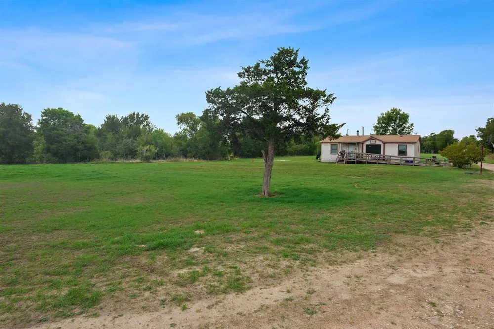 1304 S Webberwood Way Elgin, TX 78621