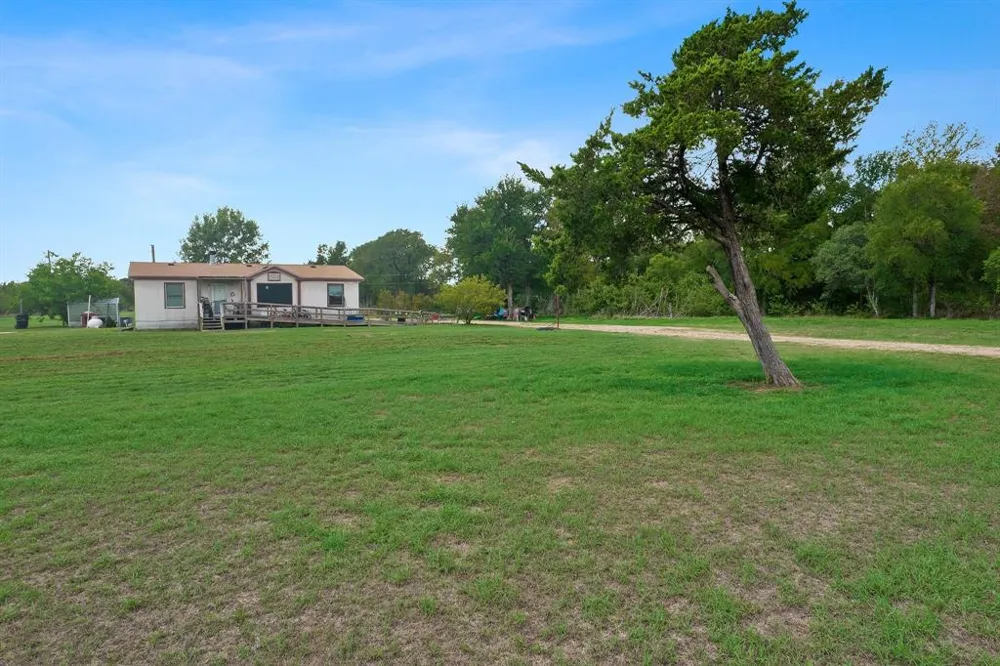1304 S Webberwood Way Elgin, TX 78621